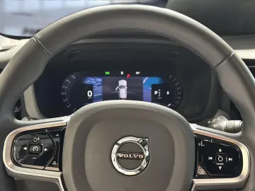 VOLVO XC 60 Plus Dark AWD 360