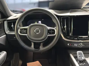 VOLVO XC 60 Plus Dark AWD 360