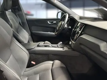 VOLVO XC 60 Plus Dark AWD 360