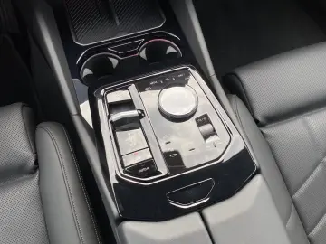 BMW i5 eDrive40 Inkl. € 1.190 Zubehörbonus Head-Up D
