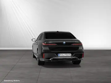 BMW 750e xDrive Inkl. € 1.190 Zubehörbonus M Sport P