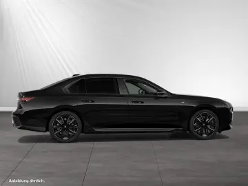 BMW 750e xDrive Inkl. € 1.190 Zubehörbonus M Sport P
