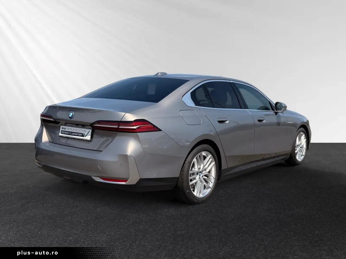 BMW 5 Series 2024 — imagine 3
