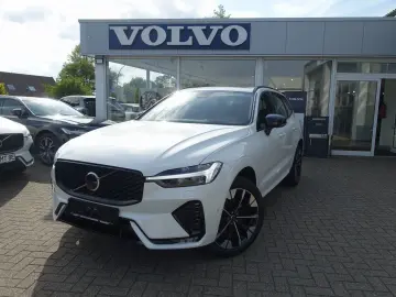 VOLVO XC60 Plus B5 AWD Mild-Hybrid Dark AHK Pano H&K