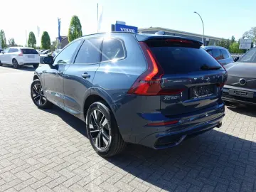 VOLVO XC60 Plus Dark B5 AWD Pano HeadUP 360  H&K