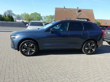 VOLVO XC60 Plus Dark B5 AWD Pano HeadUP 360  H&K