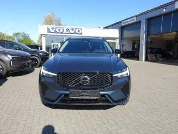 VOLVO XC60 Plus Dark B5 AWD Pano HeadUP 360  H&K