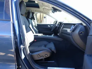VOLVO XC60 Plus Dark B5 AWD Pano HeadUP 360  H&K