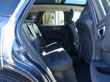 VOLVO XC60 Plus Dark B5 AWD Pano HeadUP 360  H&K