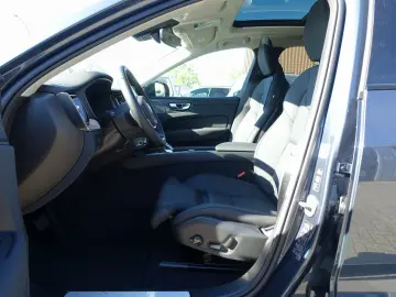 VOLVO XC60 Plus Dark B5 AWD Pano HeadUP 360  H&K