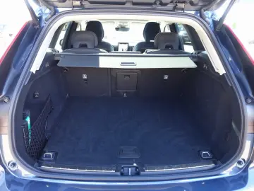 VOLVO XC60 Plus Dark B5 AWD Pano HeadUP 360  H&K