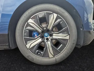 BMW iX M60 UPE  151.530 € AHK SkyLounge