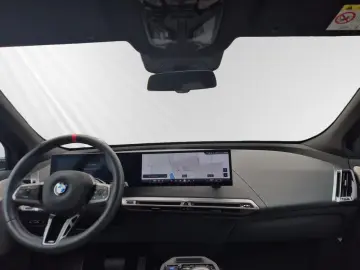 BMW iX M60 UPE  151.530 € AHK SkyLounge