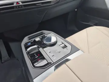 BMW iX M60 UPE  151.530 € AHK SkyLounge