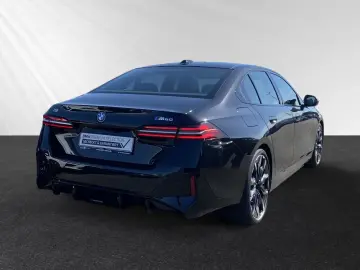 BMW i5 M60 xDrive AHK Pano DAProf. B&W Autobahnass.
