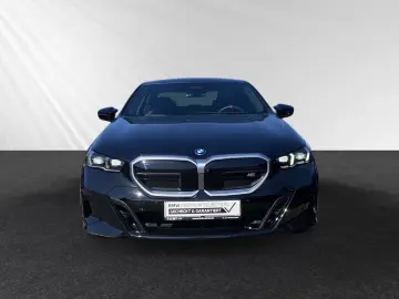 BMW i5 M60 xDrive AHK Pano DAProf. B&W Autobahnass.
