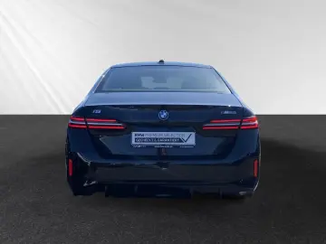 BMW i5 M60 xDrive AHK Pano DAProf. B&W Autobahnass.