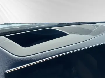 BMW i5 M60 xDrive AHK Pano DAProf. B&W Autobahnass.