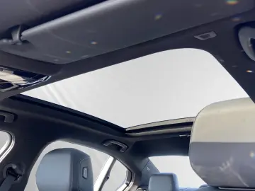 BMW i5 M60 xDrive AHK Pano DAProf. B&W Autobahnass.