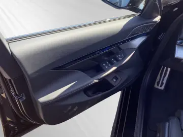 BMW i5 M60 xDrive AHK Pano DAProf. B&W Autobahnass.