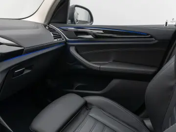 BMW X3 xD20i Laser Kamera HiFi Komfort Alarm Sport
