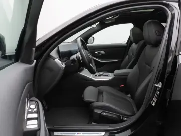 BMW 320i M SportPro Glasdach Kamera HUD DAB HiFi 19