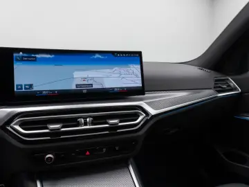 BMW 320i M SportPro Glasdach Kamera HUD DAB HiFi 19