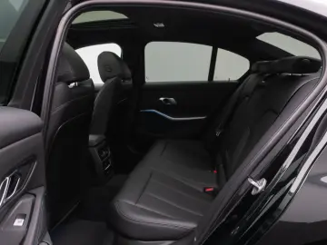 BMW 320i M SportPro Glasdach Kamera HUD DAB HiFi 19
