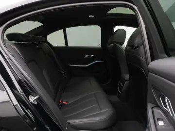 BMW 320i M SportPro Glasdach Kamera HUD DAB HiFi 19
