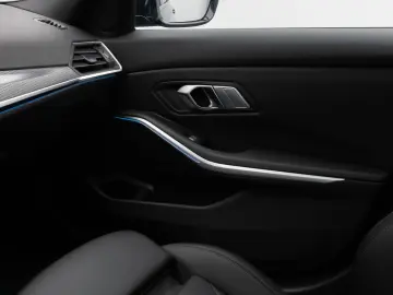 BMW 320i M SportPro Glasdach Kamera HUD DAB HiFi 19