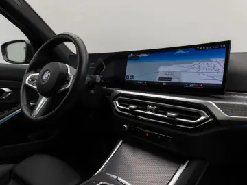 BMW 320i M SportPro Glasdach Kamera HUD DAB HiFi 19