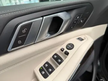 BMW X5 M-SPORT XD LEDER NAVI PANO LED KAMERA DAB R20