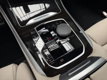 BMW X5 M-SPORT XD LEDER NAVI PANO LED KAMERA DAB R20