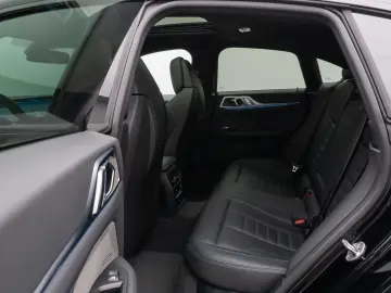 BMW M440i Gran Coupé Kamera Glasdach HUD DAB H K 19