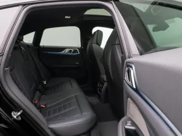 BMW M440i Gran Coupé Kamera Glasdach HUD DAB H K 19