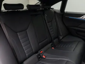 BMW M440i Gran Coupé Kamera Glasdach HUD DAB H K 19