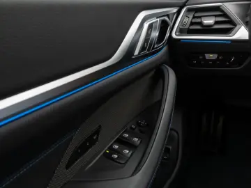 BMW M440i Gran Coupé Kamera Glasdach HUD DAB H K 19