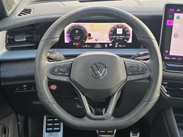 VW Tayron 4Mo R-Line 7SITZ STNDHZ AHK PANO H&K 360