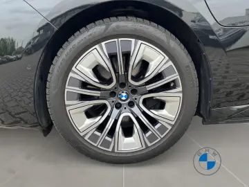 BMW 750e xDrive M Sport Pro 21  AHK Massage v h Pano
