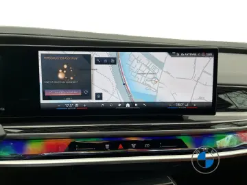 BMW 750e xDrive M Sport Pro 21  AHK Massage v h Pano