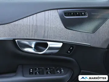 VOLVO XC90 Ultimate Bright Recharge Plug-In Hybrid AWD