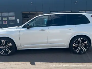 VOLVO XC90 B5 D AWD Ultimate Dark B&W HuD LUFT 360 ACC