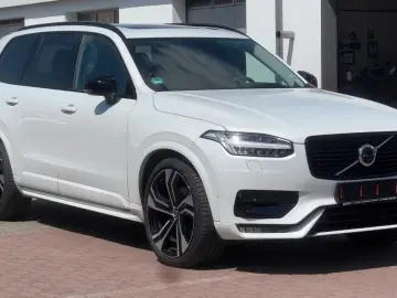 VOLVO XC90 B5 D AWD Ultimate Dark B&W HuD LUFT 360 ACC