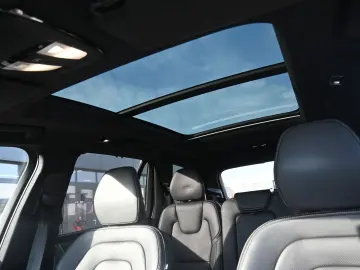 VOLVO XC90 T8 AWD Ultimate Dark STDHZG 360  LUFT 0 5%