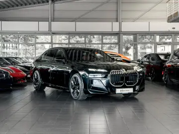 BMW 740d M Sport Aut.Tür Sky B&W Inno TV AHK HUD