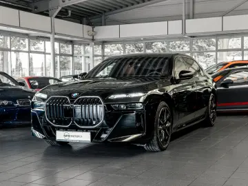 BMW 740d M Sport Aut.Tür Sky B&W Inno TV AHK HUD