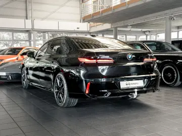 BMW 740d M Sport Aut.Tür Sky B&W Inno TV AHK HUD
