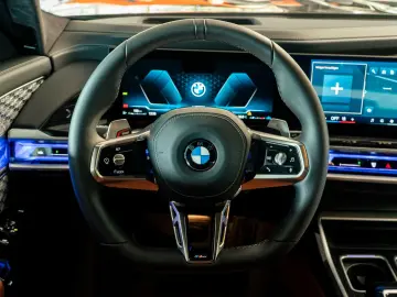 BMW 740d M Sport Aut.Tür Sky B&W Inno TV AHK HUD