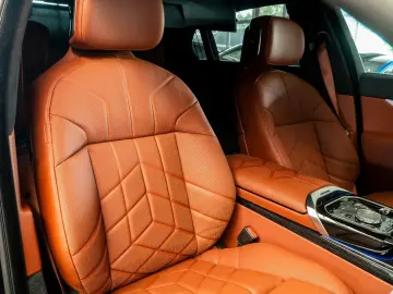 BMW 740d M Sport Aut.Tür Sky B&W Inno TV AHK HUD
