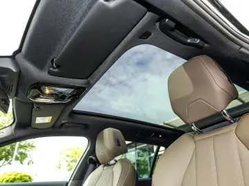 BMW 550e xDrive Touring M Sport HuD Pano AHK Bowers&